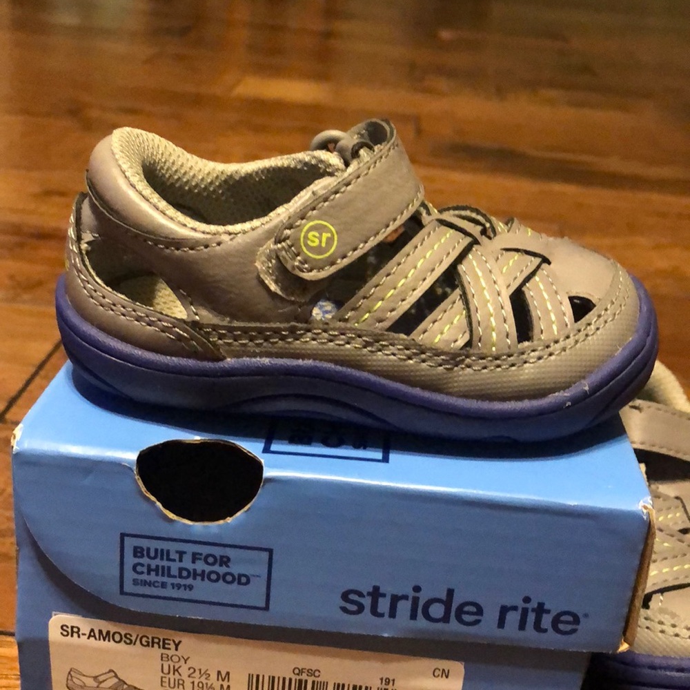 Like new toddler Stride Rite size 3.5